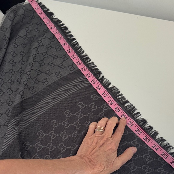 Gucci Black and Gray Monogram Scarf unisex - Picture 4 of 7